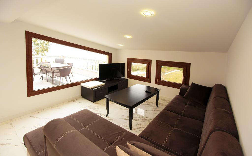 Kinira Beach Hotel 외부 사진